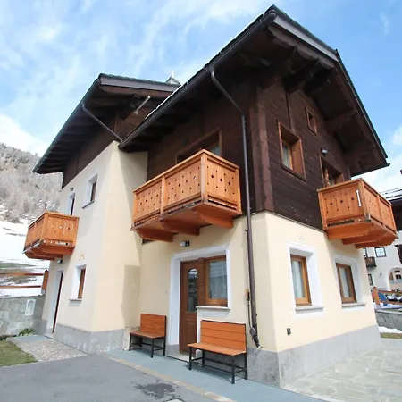 Semesterbostad Stunning In Near Lift Livigno
